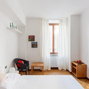  Apartment Comfy In Corso Italy
