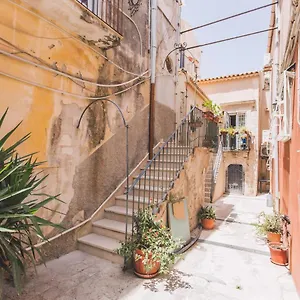  Apartment La Casa Di Carina Italy